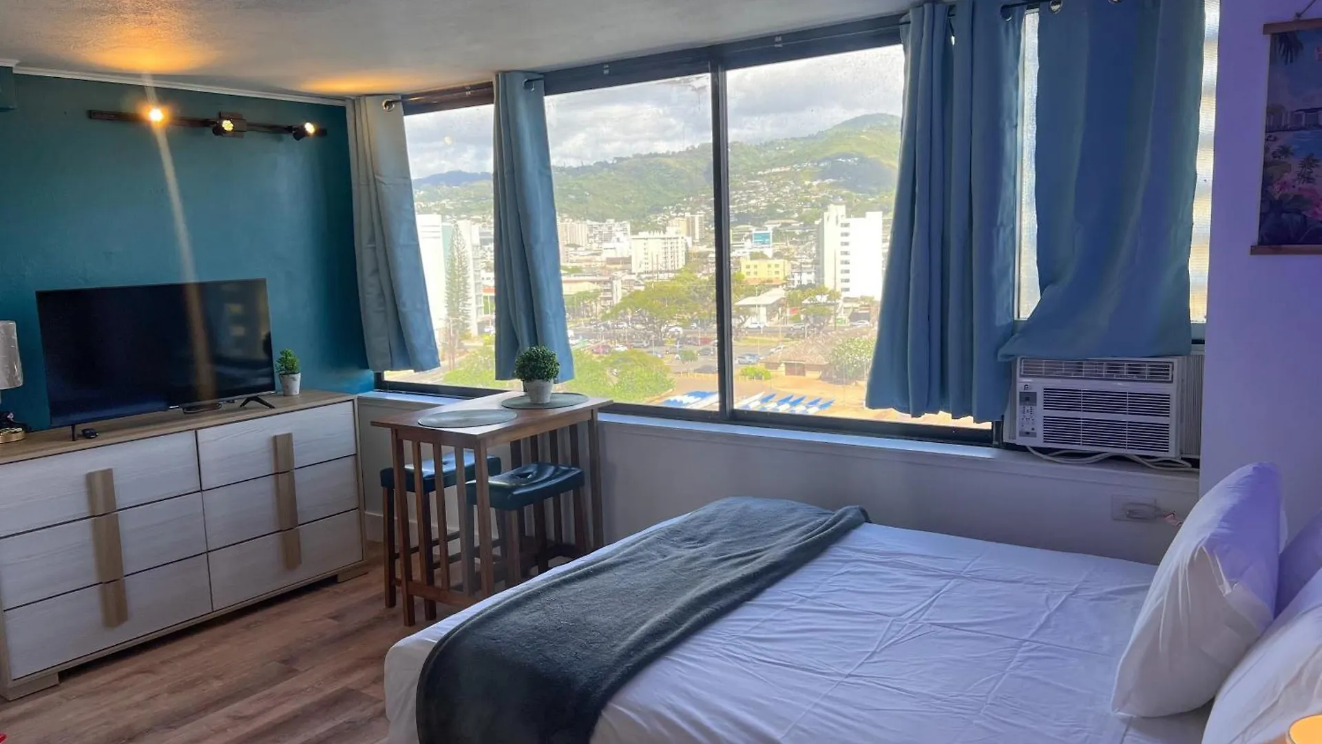 Magical Mountain View Escape Apts Гонолулу 0*,  США