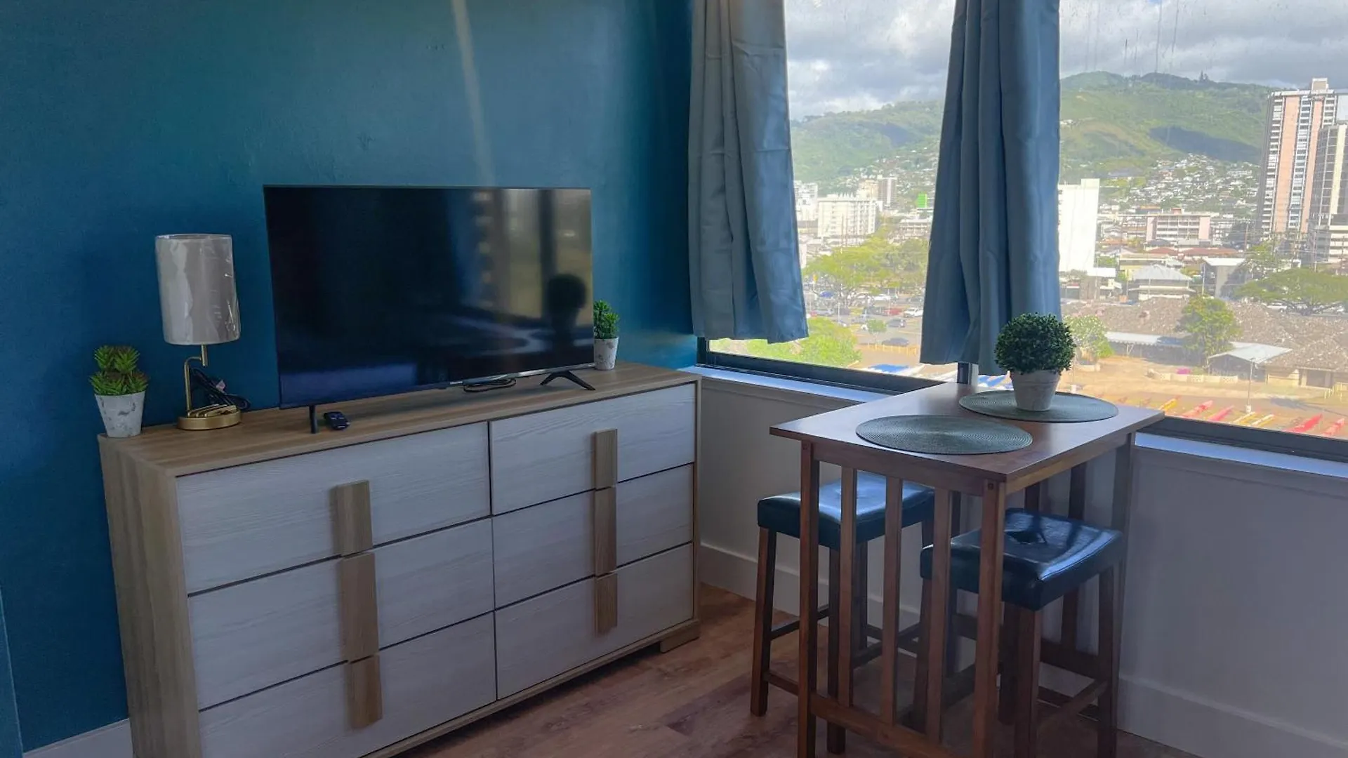 Magical Mountain View Escape Apts Гонолулу Апартаменты